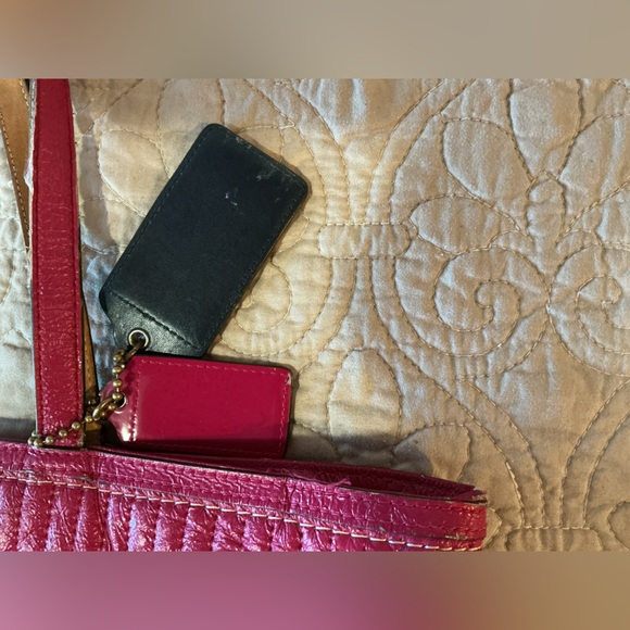 COACH Hot Pink and Tan Quilted Signature with two Hangtags Keychain - Picture 14 of 16